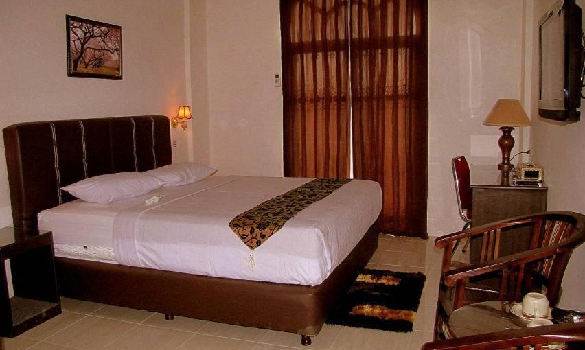 Hotel Mitra Garden Pangkal Pinang Room photo